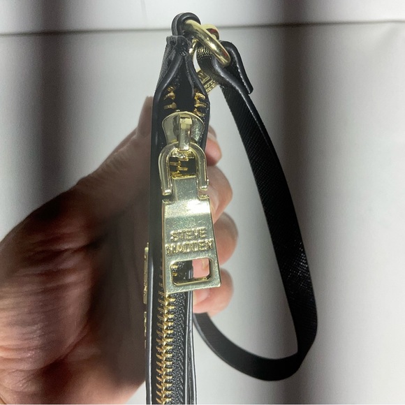 Steve Madden Black Zippered Four Card Wristlet w/Gold Hardware & Faux Gold Logo - Picture 10 of 16